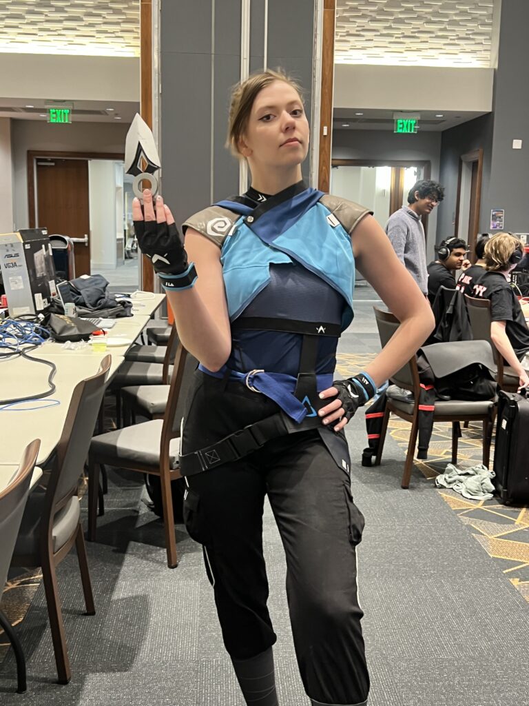 Volan attendee cosplays as Jett from popular FPS game Valorant